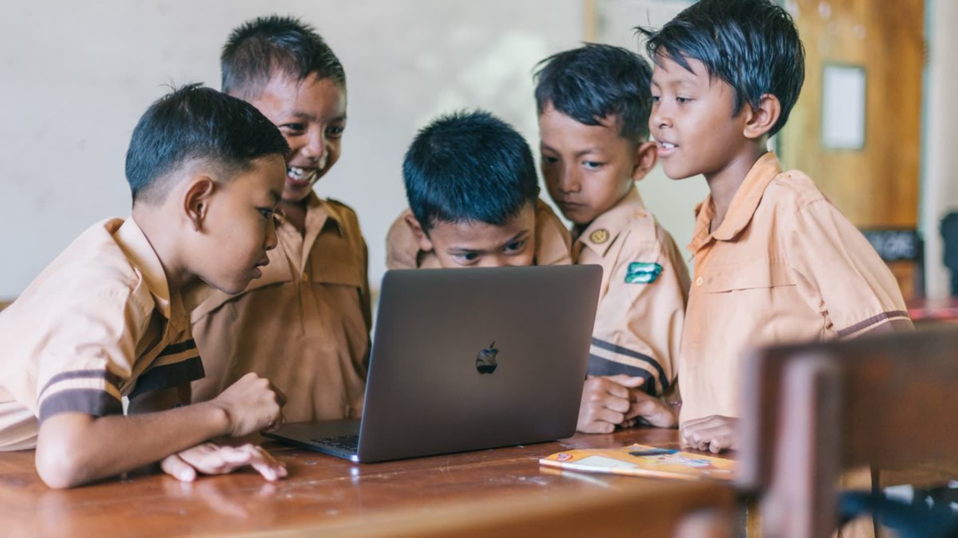 Selamat Datang di SMK Uji MSDWEP9E